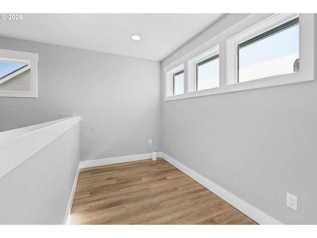 2837 Nw MT ASHLAND Ln, Mc Minnville, OR 97128