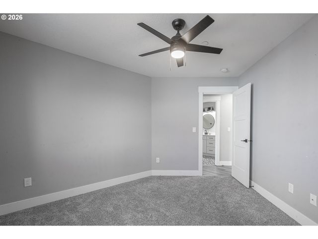2837 Nw MT ASHLAND Ln, Mc Minnville, OR 97128