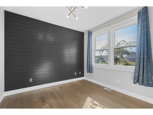 2837 Nw MT ASHLAND Ln, Mc Minnville, OR 97128