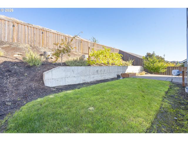 2837 Nw MT ASHLAND Ln, Mc Minnville, OR 97128