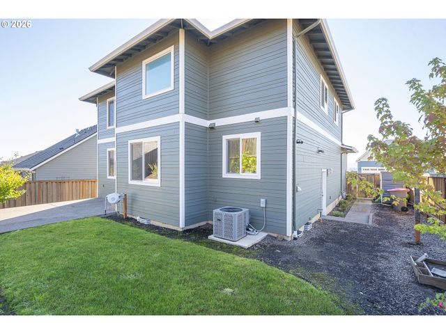 2837 Nw MT ASHLAND Ln, Mc Minnville, OR 97128