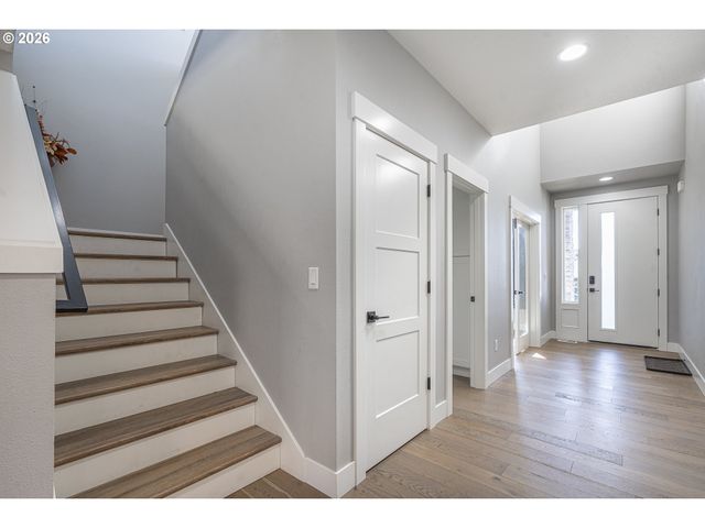 2837 Nw MT ASHLAND Ln, Mc Minnville, OR 97128