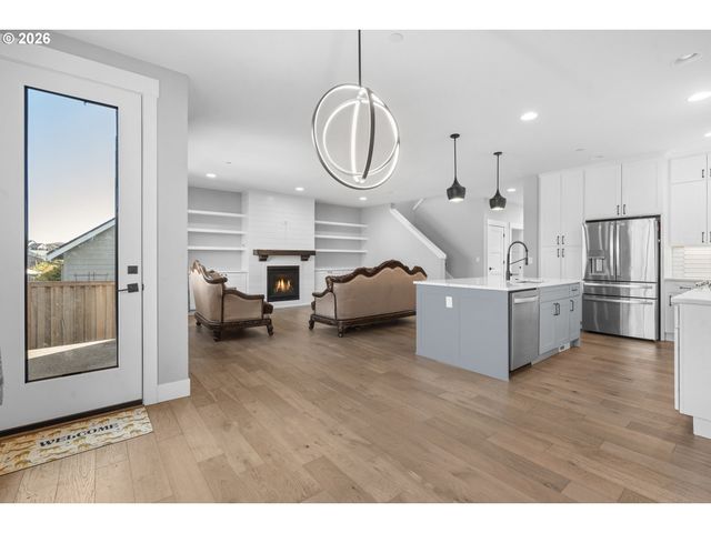 2837 Nw MT ASHLAND Ln, Mc Minnville, OR 97128