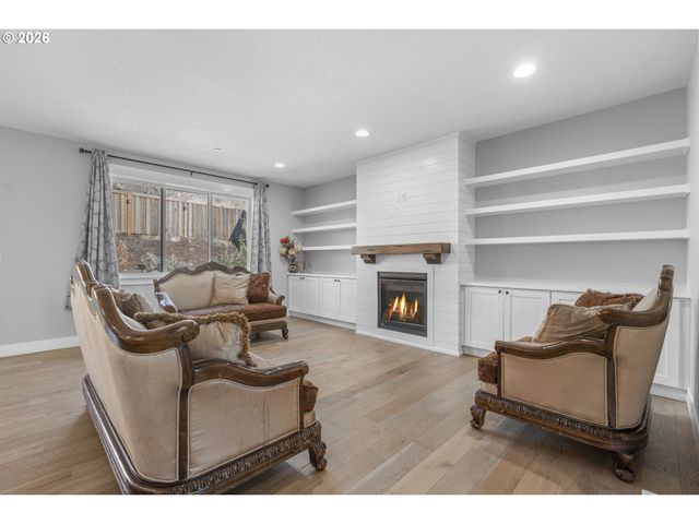 2837 Nw MT ASHLAND Ln, Mc Minnville, OR 97128