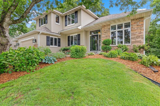 1120 10th Street N, Hudson, WI 54016