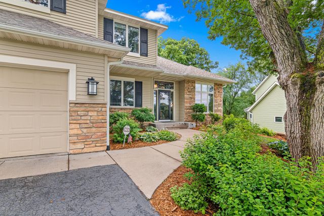1120 10th Street N, Hudson, WI 54016