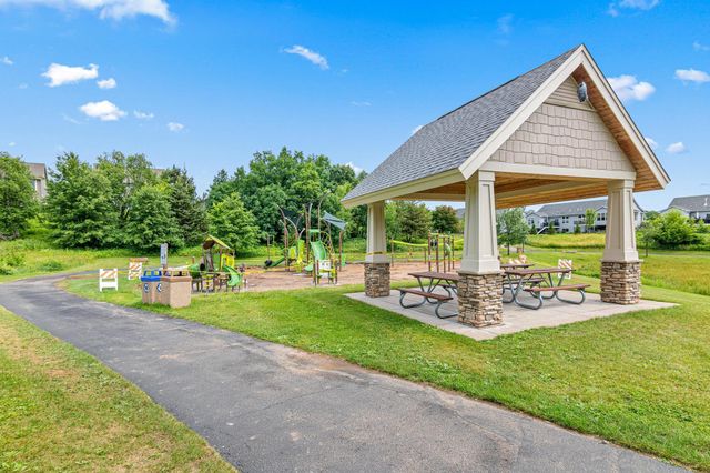 1120 10th Street N, Hudson, WI 54016