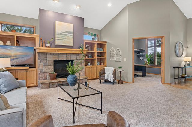 1120 10th Street N, Hudson, WI 54016