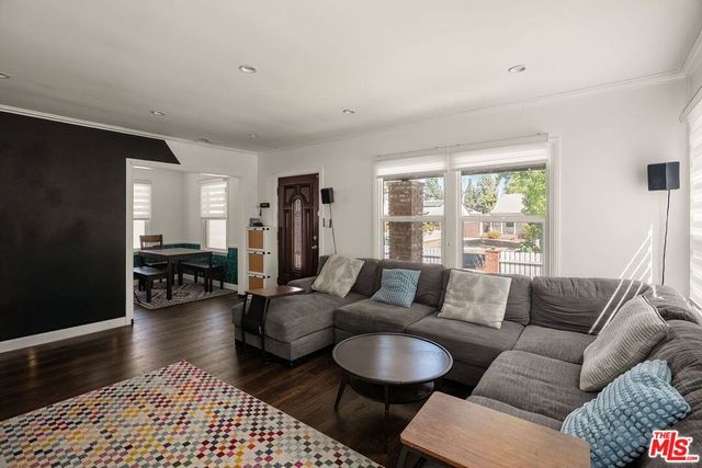 5053 Enfield Avenue, Los Angeles, CA 91316