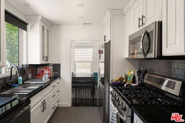 5053 Enfield Avenue, Los Angeles, CA 91316