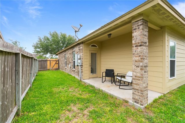 6025 Natchez Dr, Corpus Christi, TX 78414