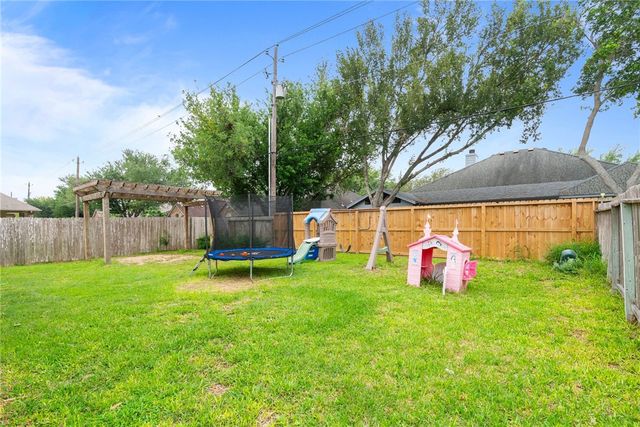 6025 Natchez Dr, Corpus Christi, TX 78414