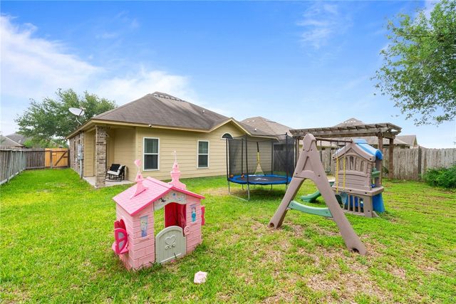 6025 Natchez Dr, Corpus Christi, TX 78414