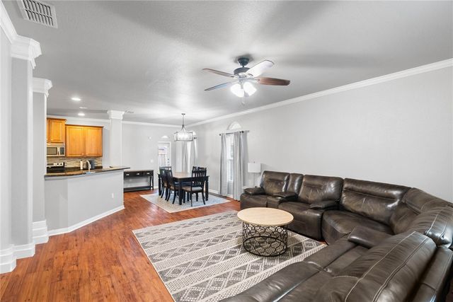 6025 Natchez Dr, Corpus Christi, TX 78414