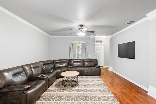 6025 Natchez Dr, Corpus Christi, TX 78414