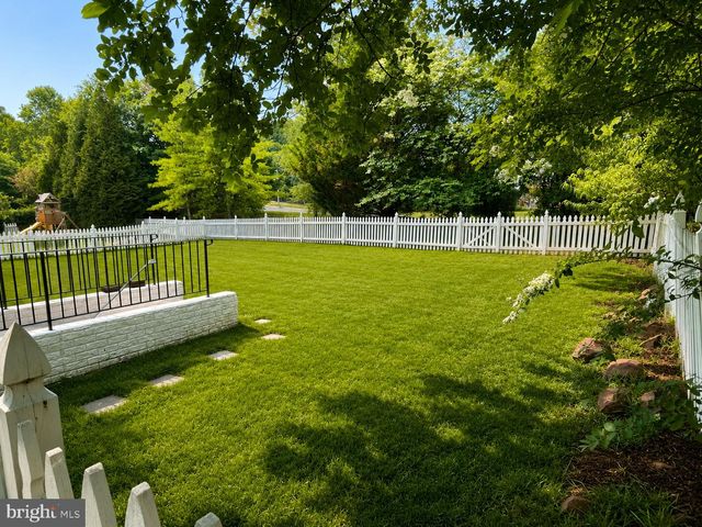 1603 CHICKASAW PL NE, Leesburg, VA 20176