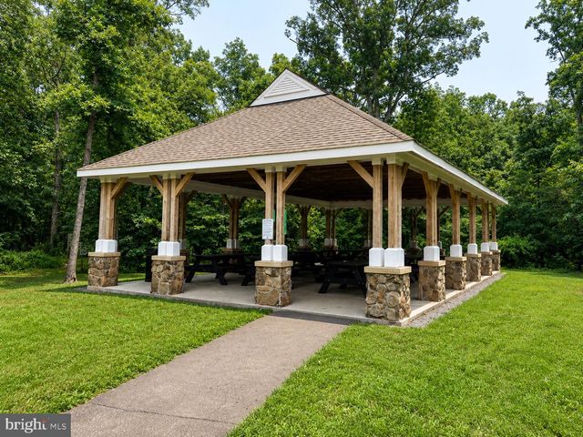 1603 CHICKASAW PL NE, Leesburg, VA 20176