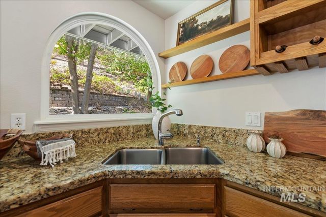 3925 S Sutton Way, Boise, ID 83706