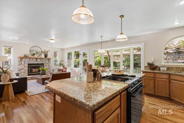 3925 S Sutton Way, Boise, ID 83706