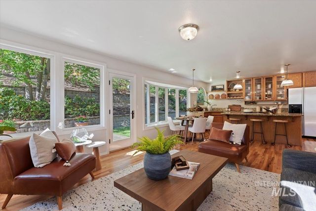 3925 S Sutton Way, Boise, ID 83706