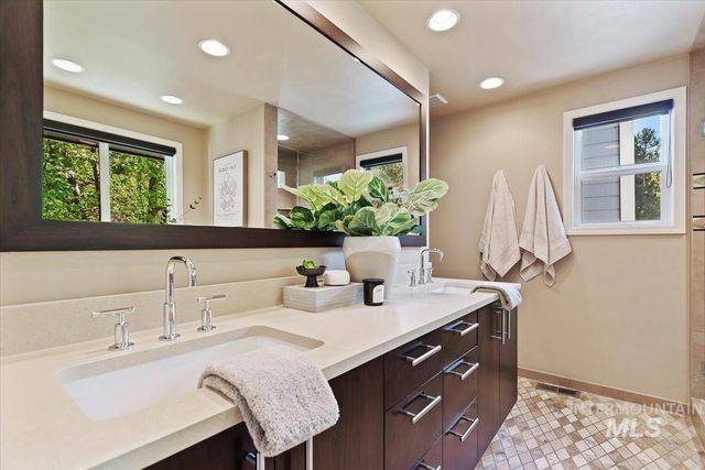 3925 S Sutton Way, Boise, ID 83706