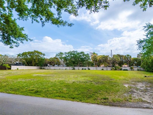 15225 SW 73rd Court, Palmetto Bay, FL 33157