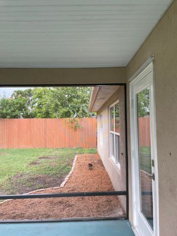 150 SW De Gouvea Terrace, Port St Lucie, FL 34984