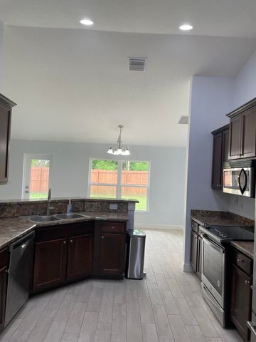 150 SW De Gouvea Terrace, Port St Lucie, FL 34984