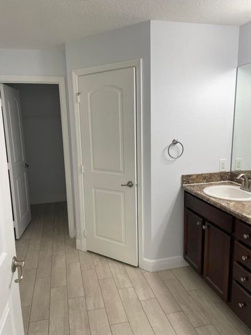 150 SW De Gouvea Terrace, Port St Lucie, FL 34984