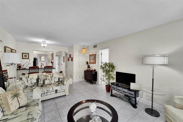 1439 S Ocean Boulevard 105, Lauderdale By The Sea, FL 33062