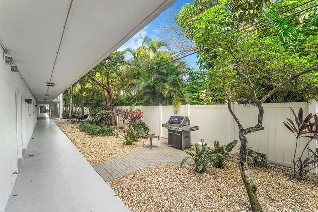 1439 S Ocean Boulevard 105, Lauderdale By The Sea, FL 33062