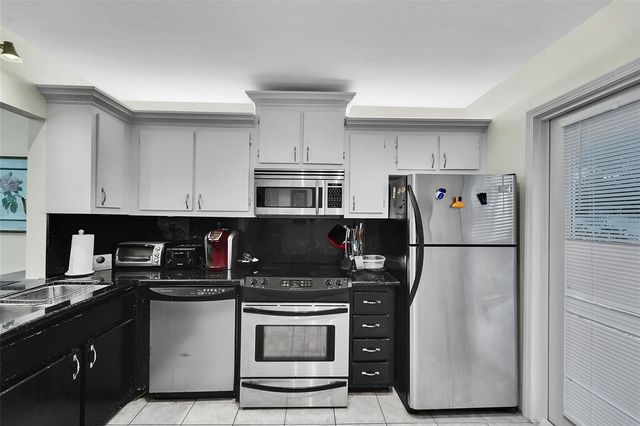 1439 S Ocean Boulevard 105, Lauderdale By The Sea, FL 33062