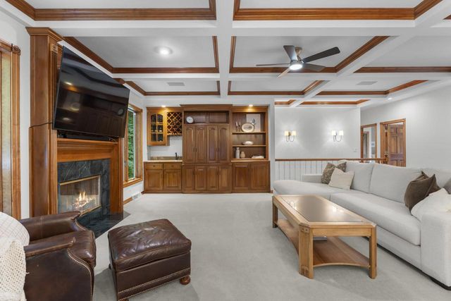 1036 COPRINUS COURT, Green Bay, WI 54313