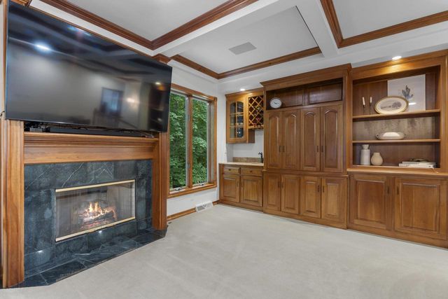 1036 COPRINUS COURT, Green Bay, WI 54313