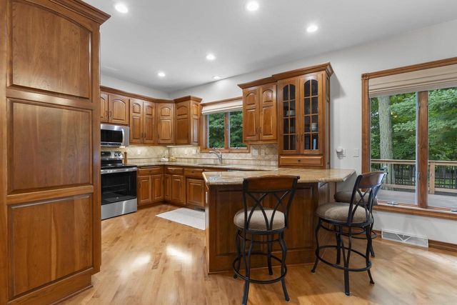 1036 COPRINUS COURT, Green Bay, WI 54313