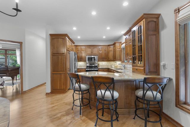 1036 COPRINUS COURT, Green Bay, WI 54313
