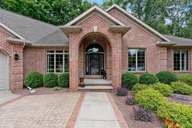 1036 COPRINUS COURT, Green Bay, WI 54313