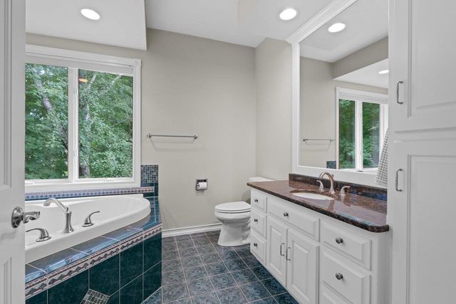 1036 COPRINUS COURT, Green Bay, WI 54313