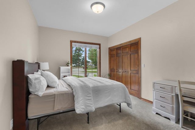 1036 COPRINUS COURT, Green Bay, WI 54313