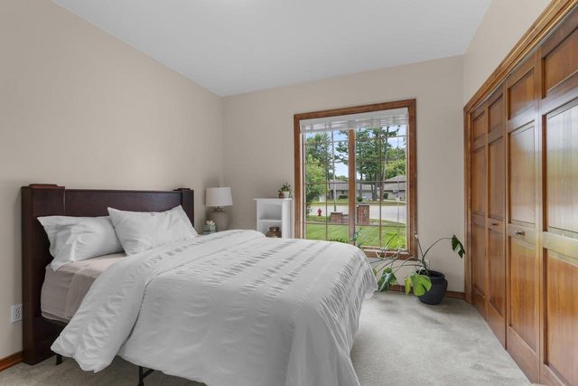 1036 COPRINUS COURT, Green Bay, WI 54313