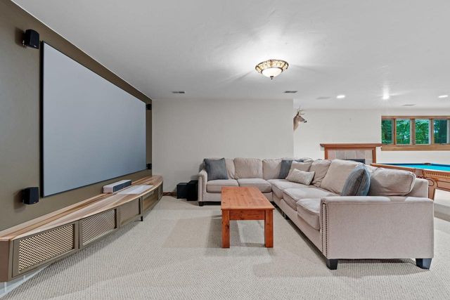 1036 COPRINUS COURT, Green Bay, WI 54313