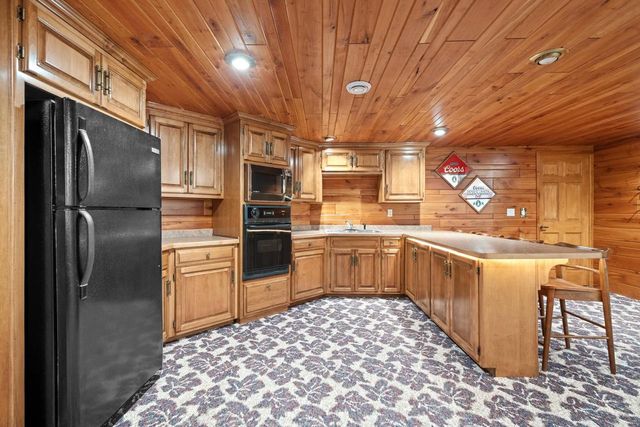 1036 COPRINUS COURT, Green Bay, WI 54313