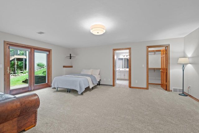 1036 COPRINUS COURT, Green Bay, WI 54313