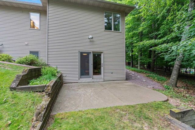 1036 COPRINUS COURT, Green Bay, WI 54313