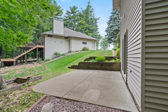 1036 COPRINUS COURT, Green Bay, WI 54313
