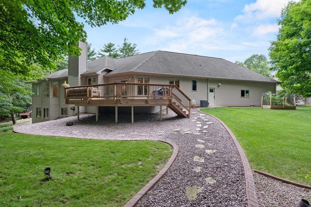1036 COPRINUS COURT, Green Bay, WI 54313