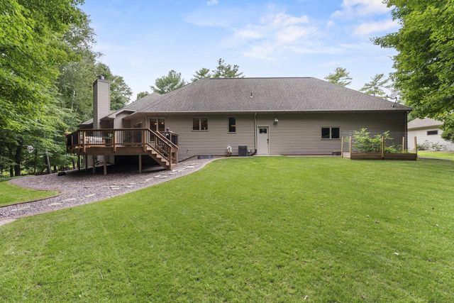 1036 COPRINUS COURT, Green Bay, WI 54313