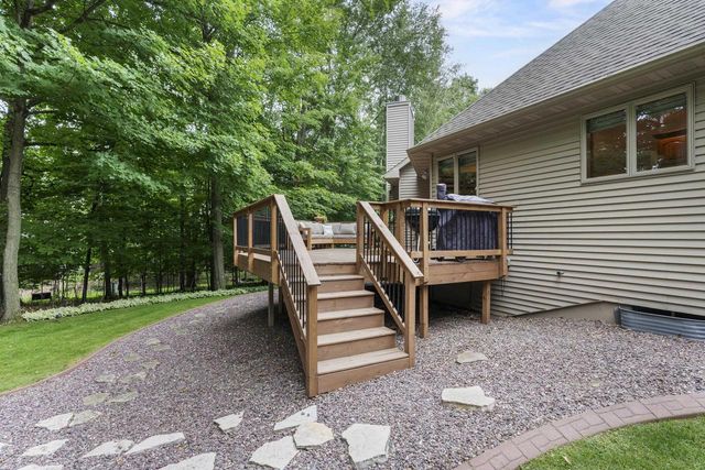 1036 COPRINUS COURT, Green Bay, WI 54313
