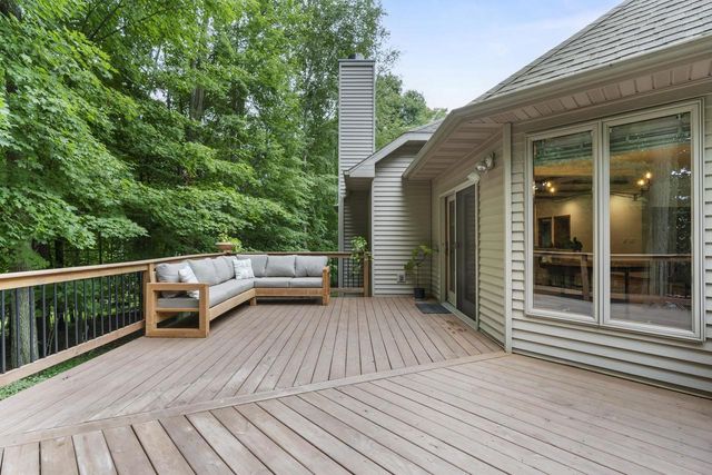 1036 COPRINUS COURT, Green Bay, WI 54313
