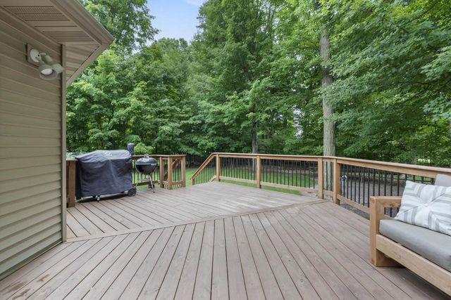 1036 COPRINUS COURT, Green Bay, WI 54313
